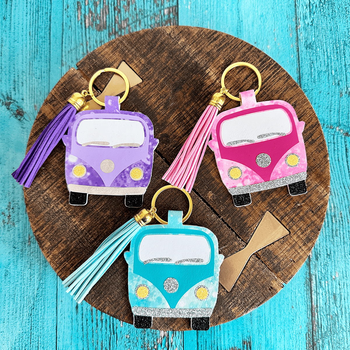 How to Make a Summer Van Faux Leather Keychain with a Cricut
