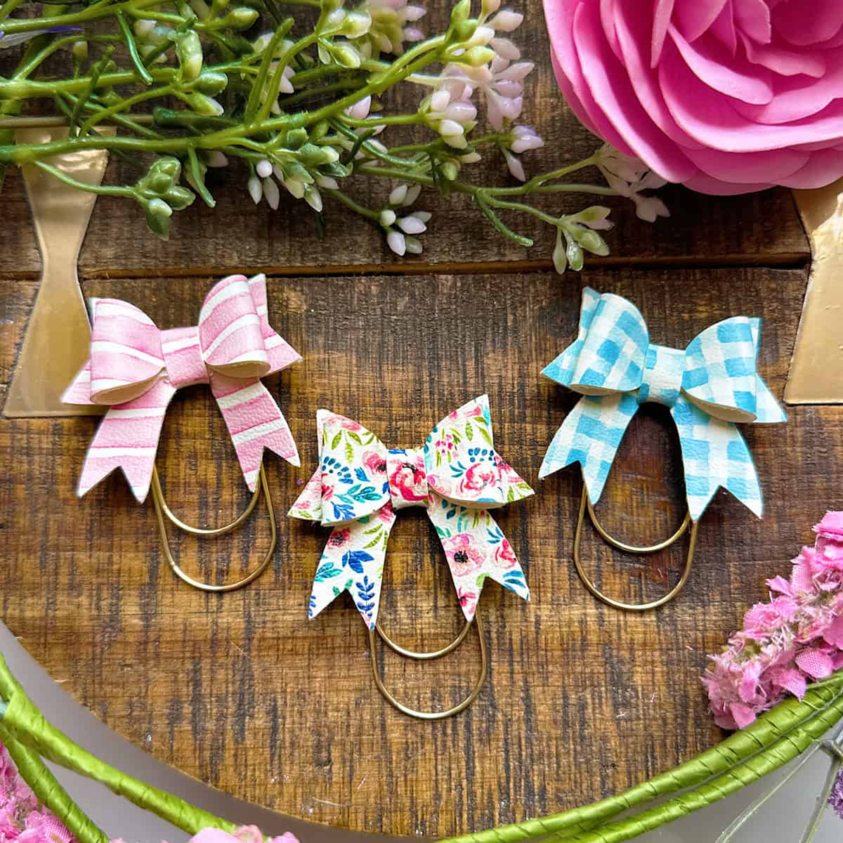 How to Make Faux Leather Spring Bow Planner Clips with a Cricut