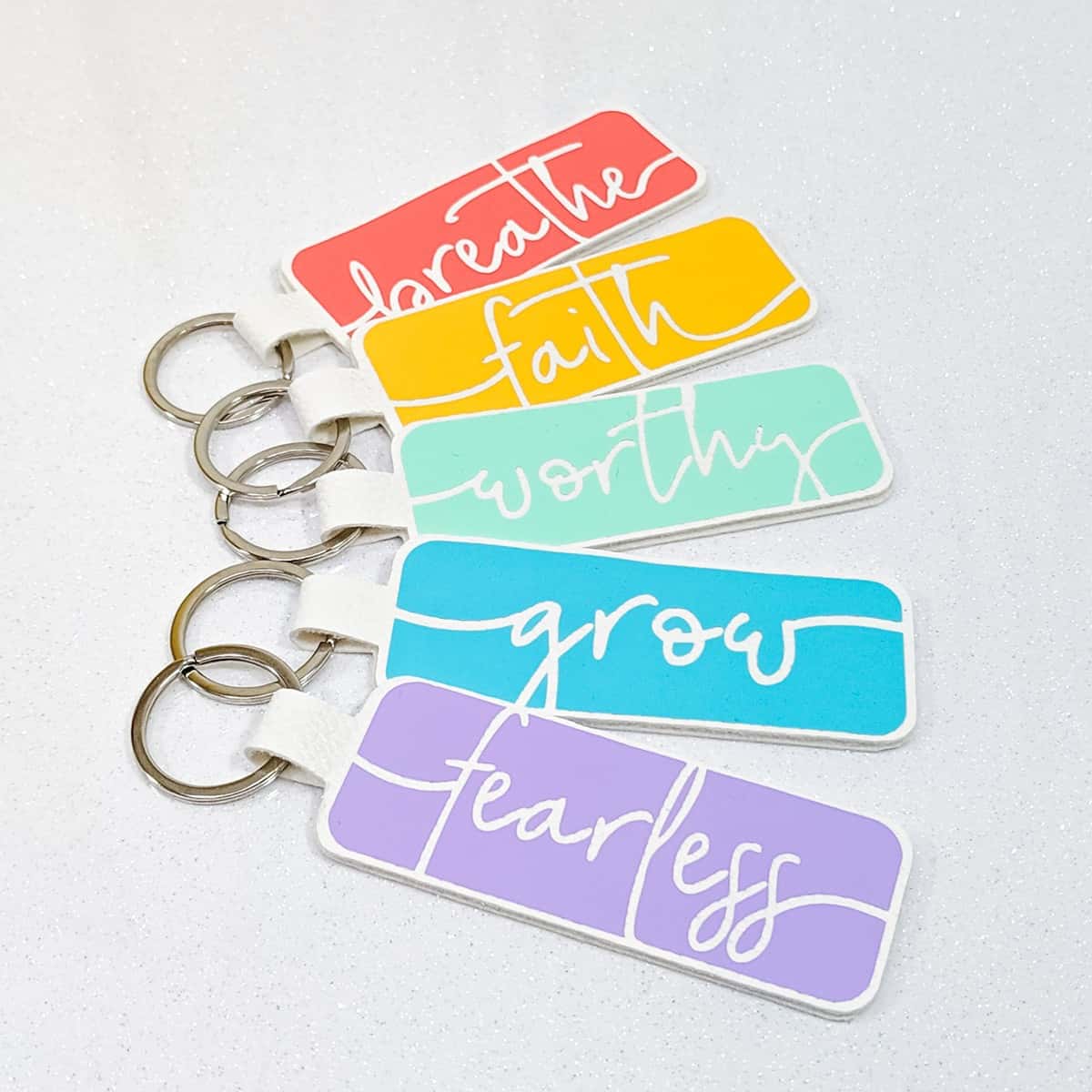 Download DIY Cricut Word of the Year Keychain - Amy Romeu