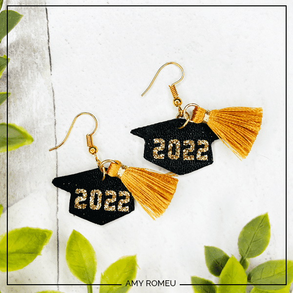 How to make Graduation Cap Earrings with a Cricut