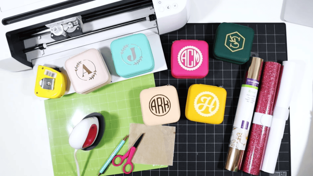 materials needed to make personalized jewelry boxes with a Cricut