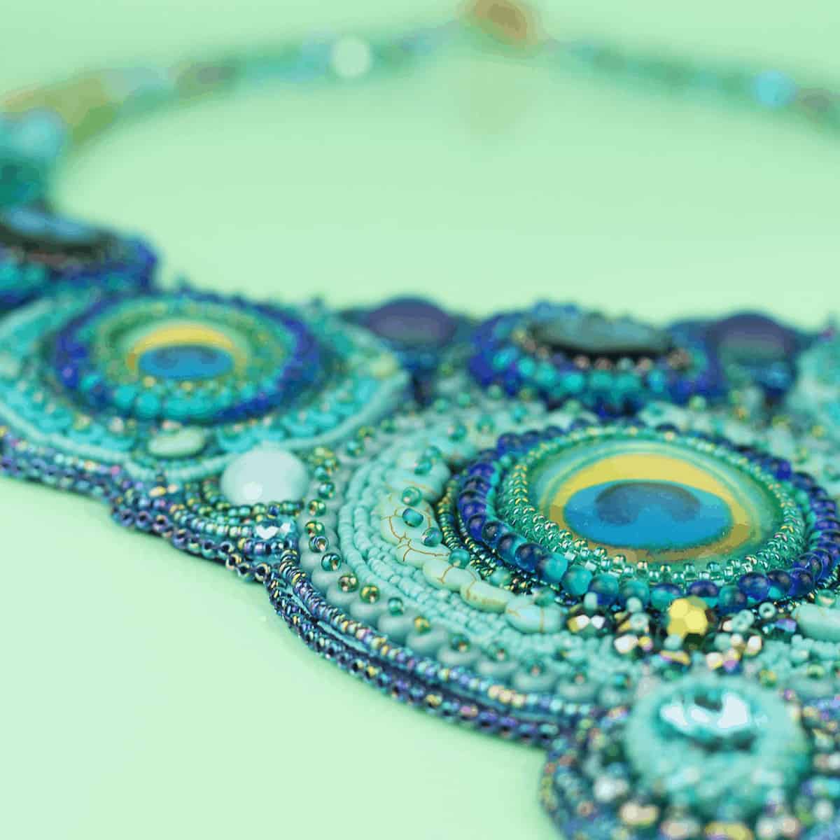 5 Foolproof Ways To Choose Beading Color Combinations
