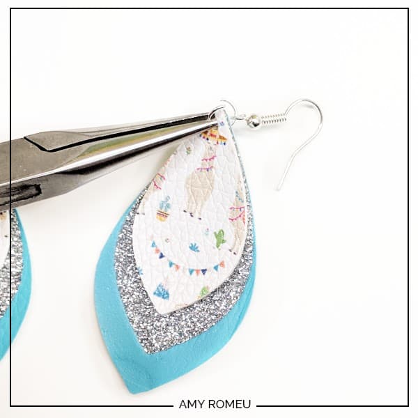 How to Make Earrings with the Cricut Joy - Amy Romeu